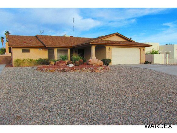 Property Photo:  2327 Daytona Loop  AZ 86403 