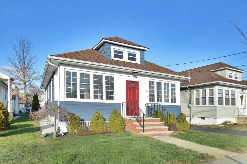 Property Photo:  8 Henderson Blvd, 1X  NJ 07410 