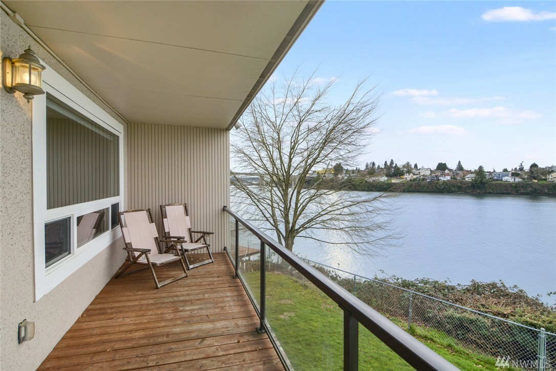 Property Photo:  1717 E 16th St 107  WA 98310 