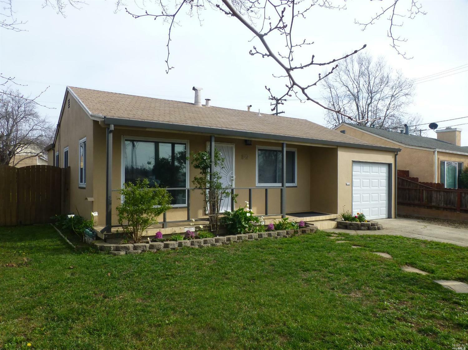 Property Photo:  902 Oakwood Avenue  CA 94591 