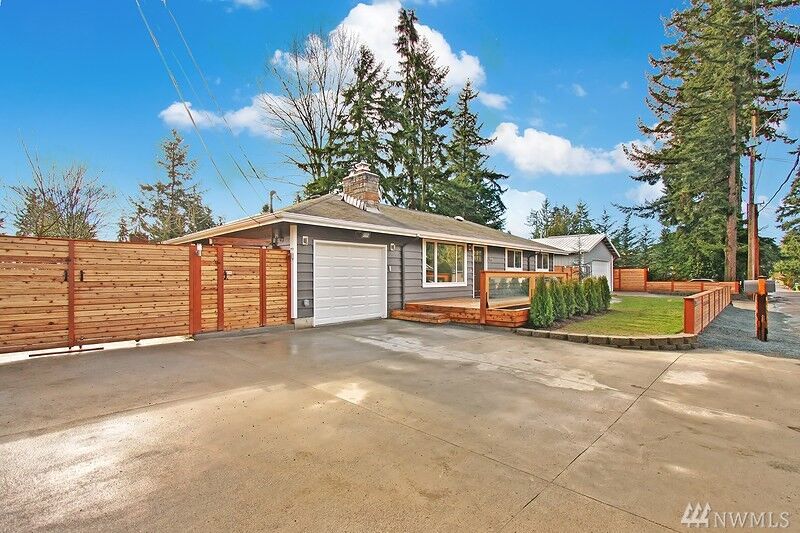 Property Photo:  2355 N 178th St  WA 98133 