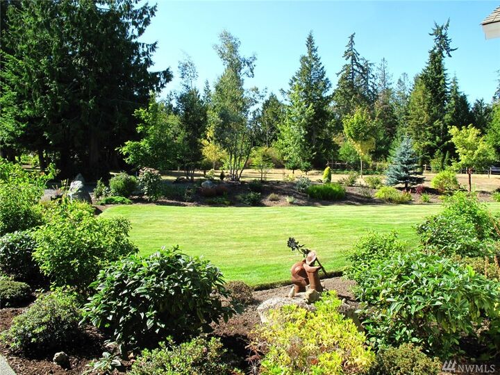 Property Photo: 1624 Lower Elwha Rd WA 98363