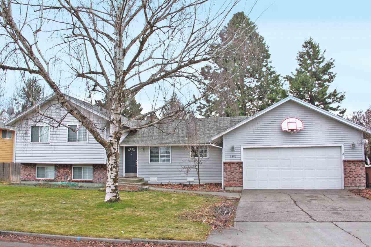 Property Photo:  2306 E 48th Ave  WA 99223 