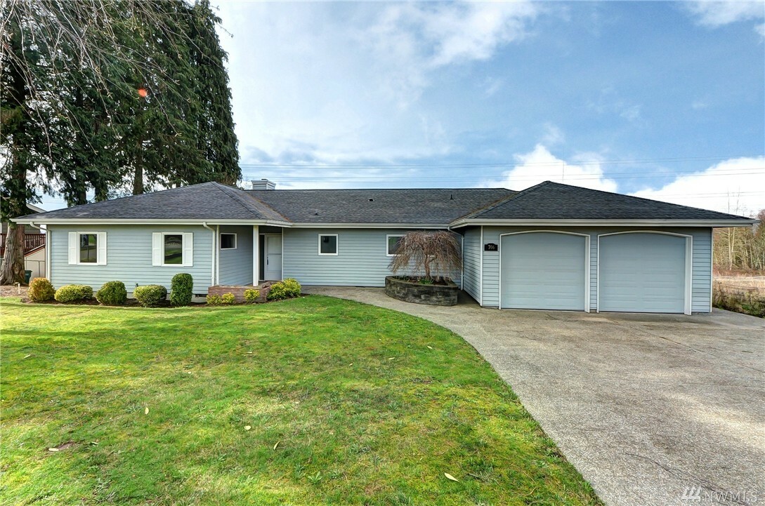 Property Photo: 706 82nd Ave SE WA 98258