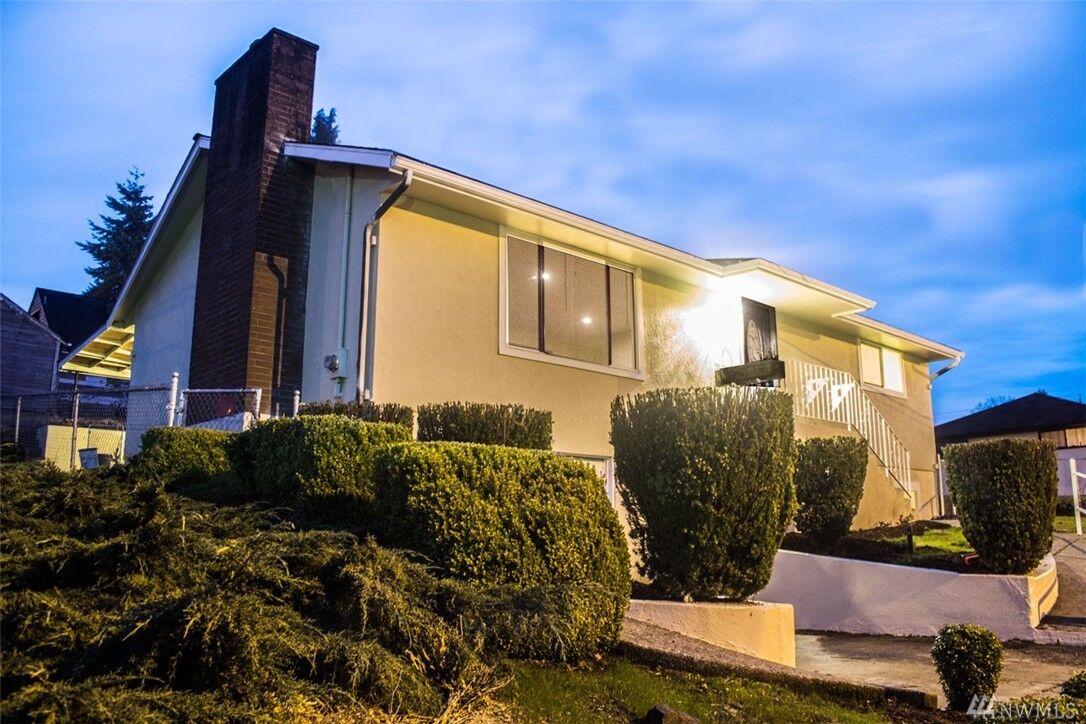 Property Photo:  6615 S Alder St  WA 98409 