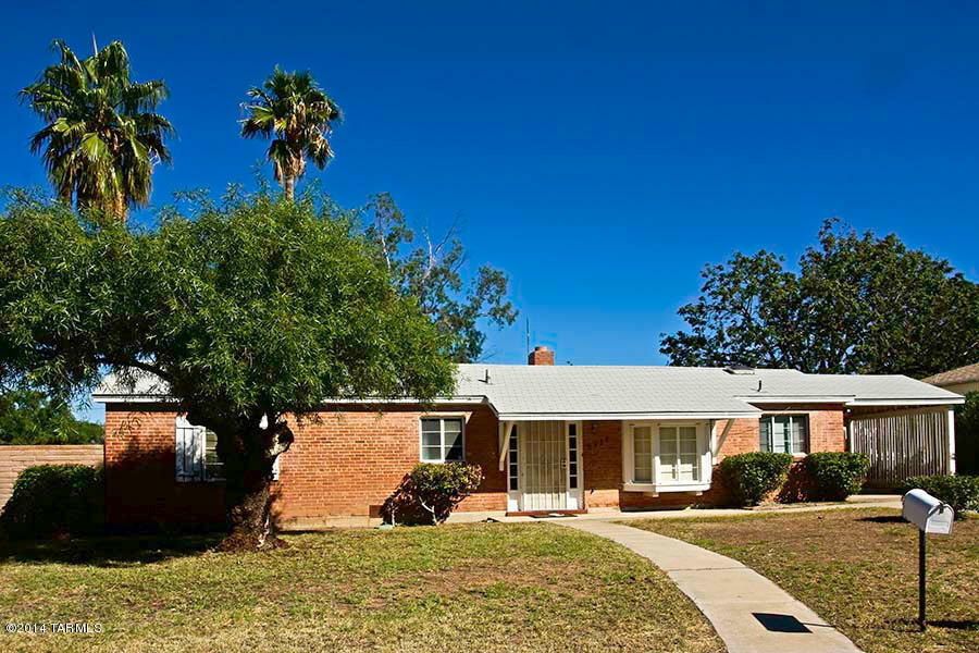 Property Photo: 2111 E Juanita Street AZ 85719