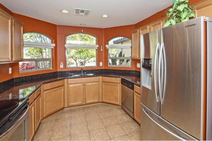 Property Photo:  2911 E Whispering Wind Drive  AZ 85024 