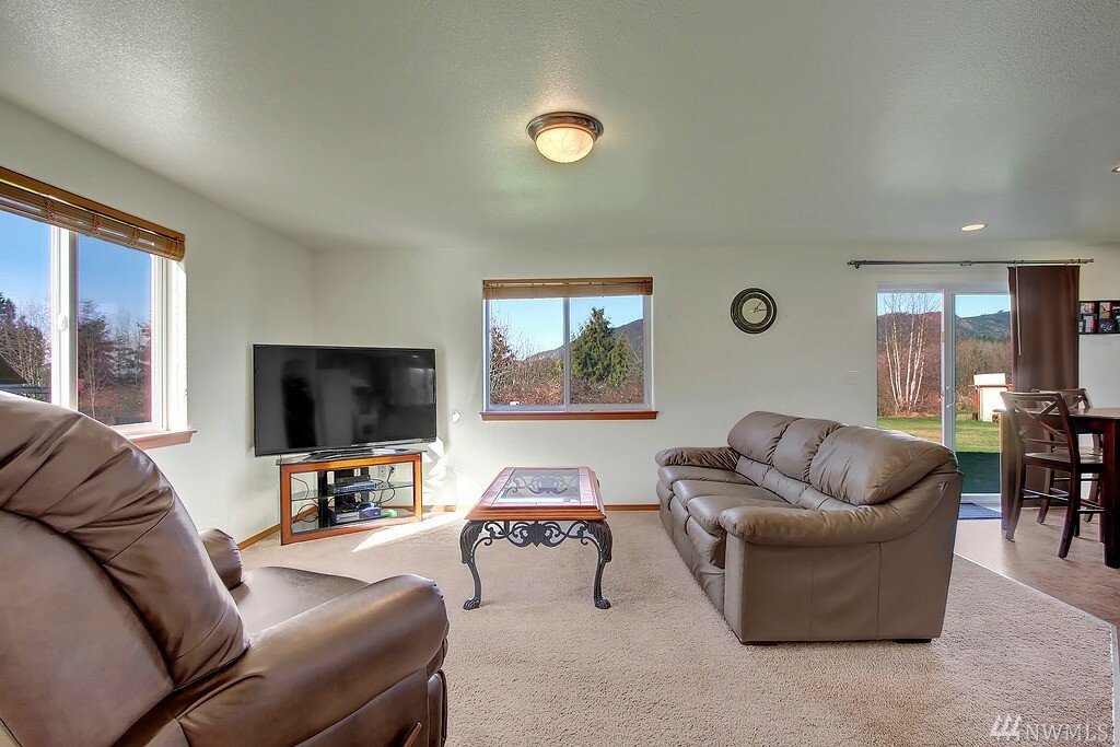 Property Photo:  10827 189th Ave NE  WA 98252 