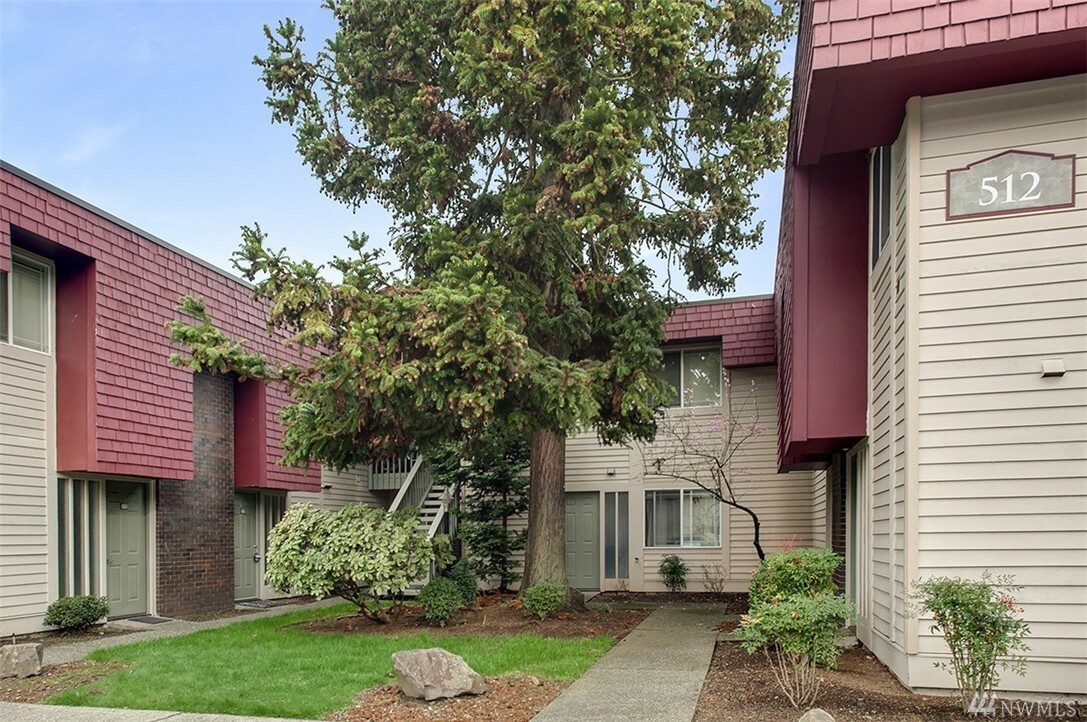 Property Photo:  512 141st Avenue SE 99  WA 98007 