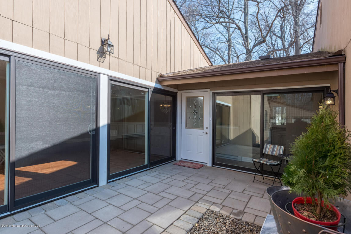 Property Photo:  9 Hampton Court  NJ 07701 