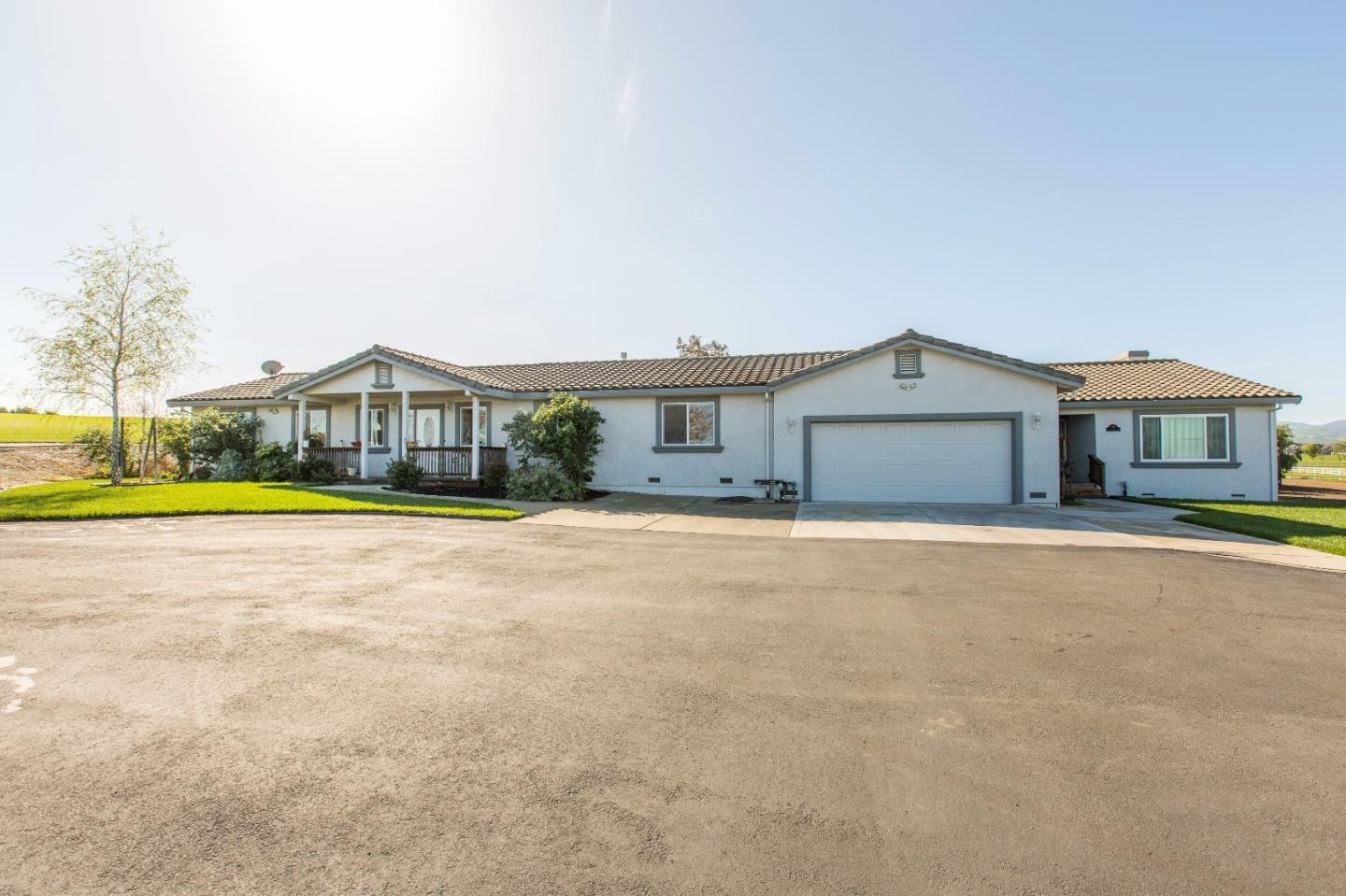 Property Photo:  895 Heatherwood  CA 95023 