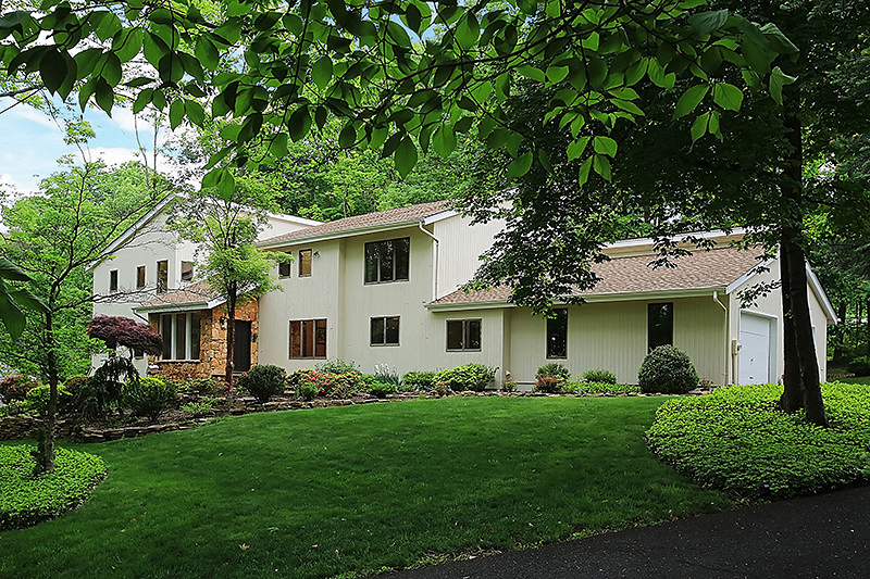 Property Photo: 31 Ellsworth Dr NJ 07059