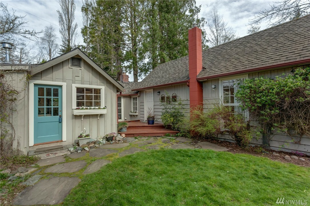 Property Photo: 3930 Fielding Ave WA 98229