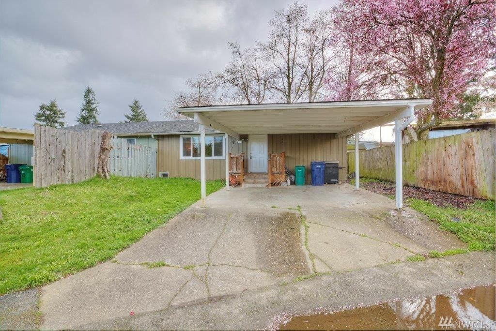 Property Photo:  33410 25th Ave SW  WA 98023 