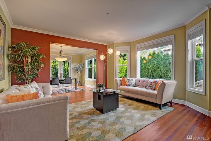 Property Photo:  1049 5th St  WA 98033 