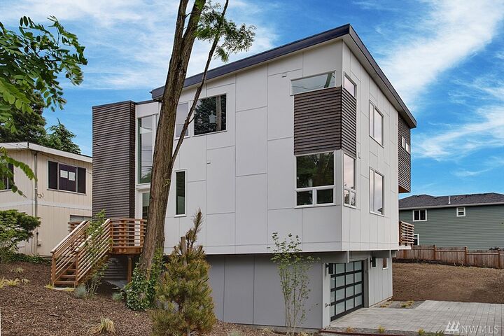 5125 S Frontenac St  Seattle WA 98118 photo