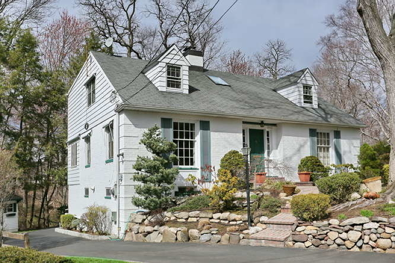 Property Photo:  13 Ivy Ln  NJ 07410 