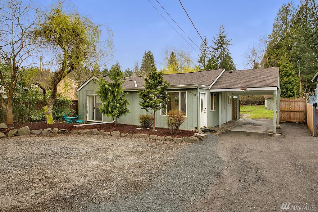 Property Photo: 19013 20th Ave NE WA 98155