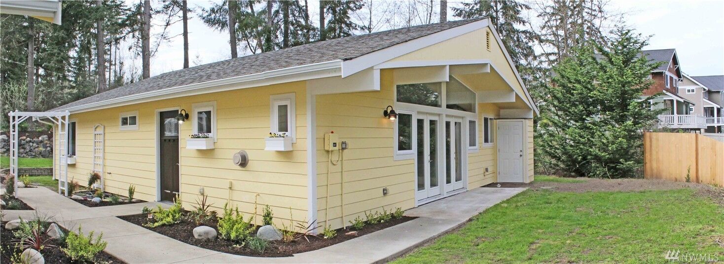 Property Photo:  987  11th Lane  WA 98333 