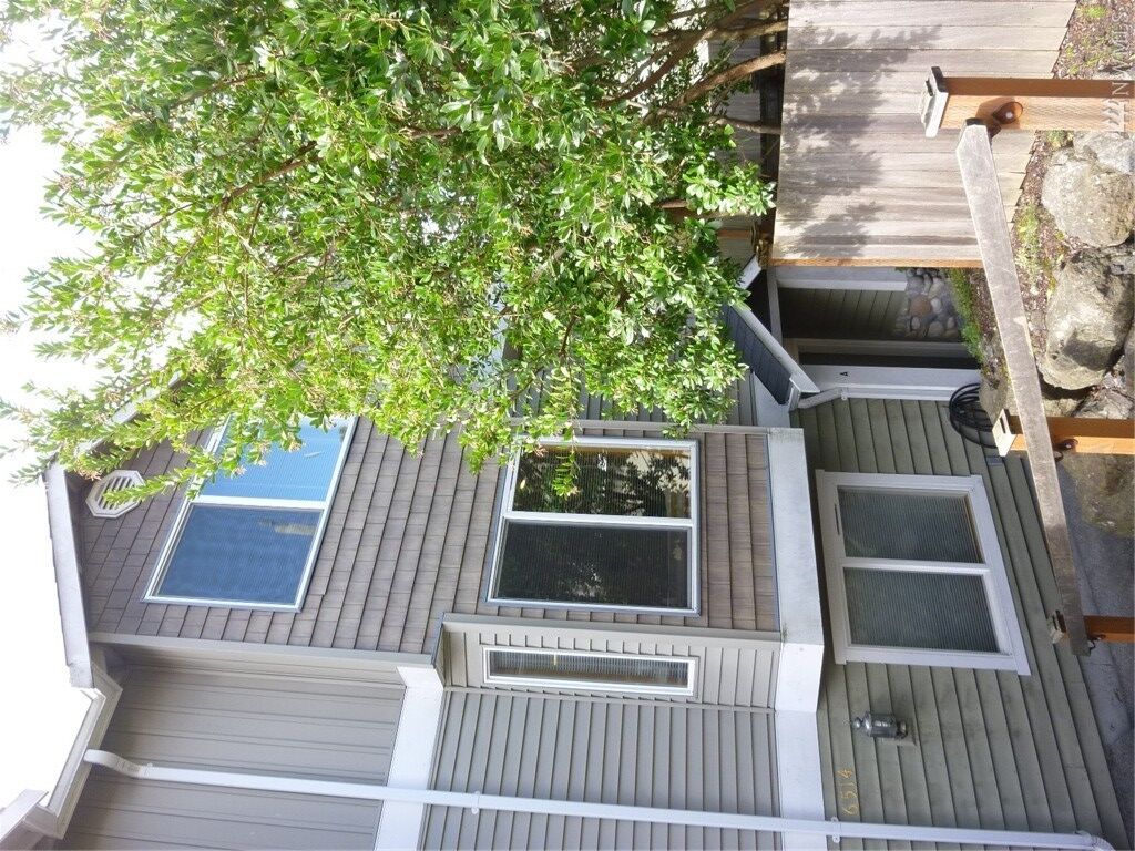 Property Photo: 6514 42nd Ave SW A WA 98136