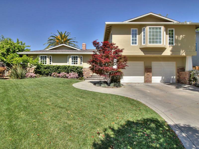 Property Photo: 2321 Walden Square CA 95124