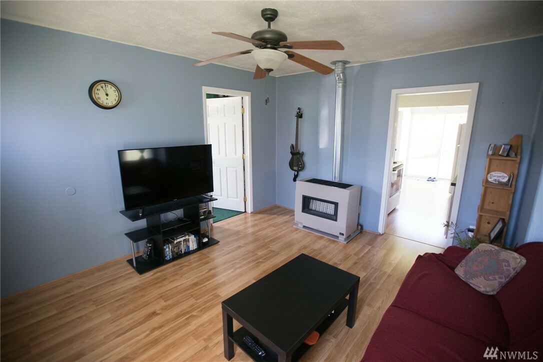 Property Photo:  2913 Vallette St  WA 98225 