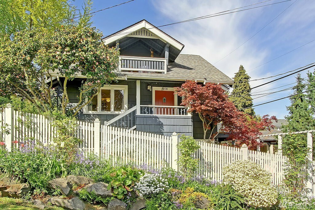 Property Photo:  1108 E Edgar St  WA 98102 