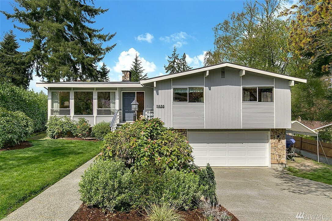 Property Photo:  11630 SE 47th Place  WA 98006 