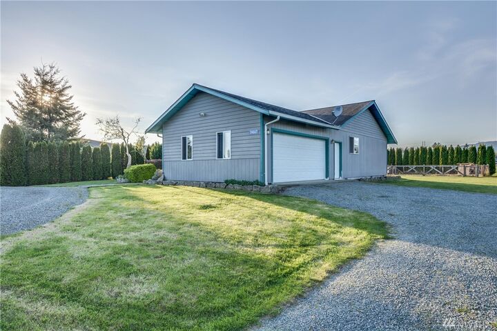 Property Photo: 24667 Twin Holly Ct WA 98284
