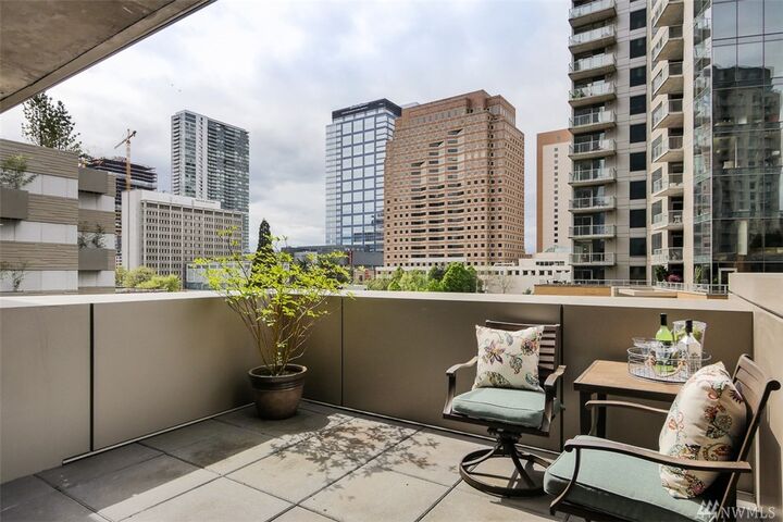 10650 NE 9th Place 523  Bellevue WA 98004 photo