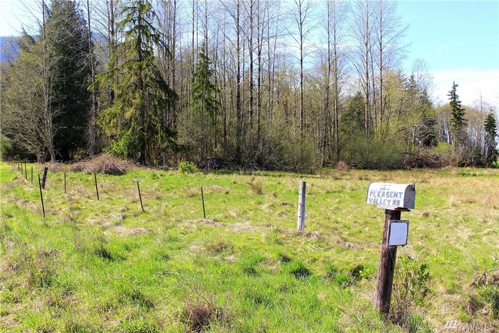Property Photo:  435 Pleasant Valley Rd  WA 98356 