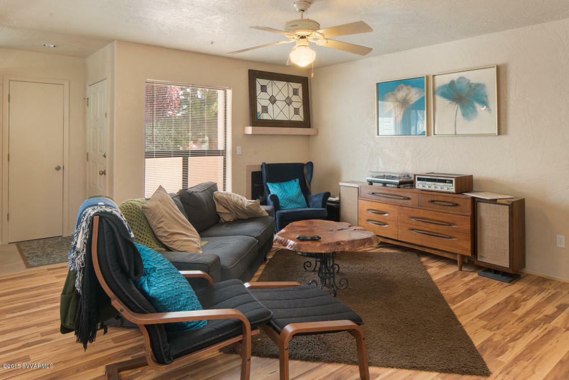 Property Photo: 90 Sugarloaf St AZ 86351