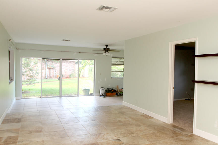 Property Photo:  533 SE 28th Circle 73B  FL 33435 