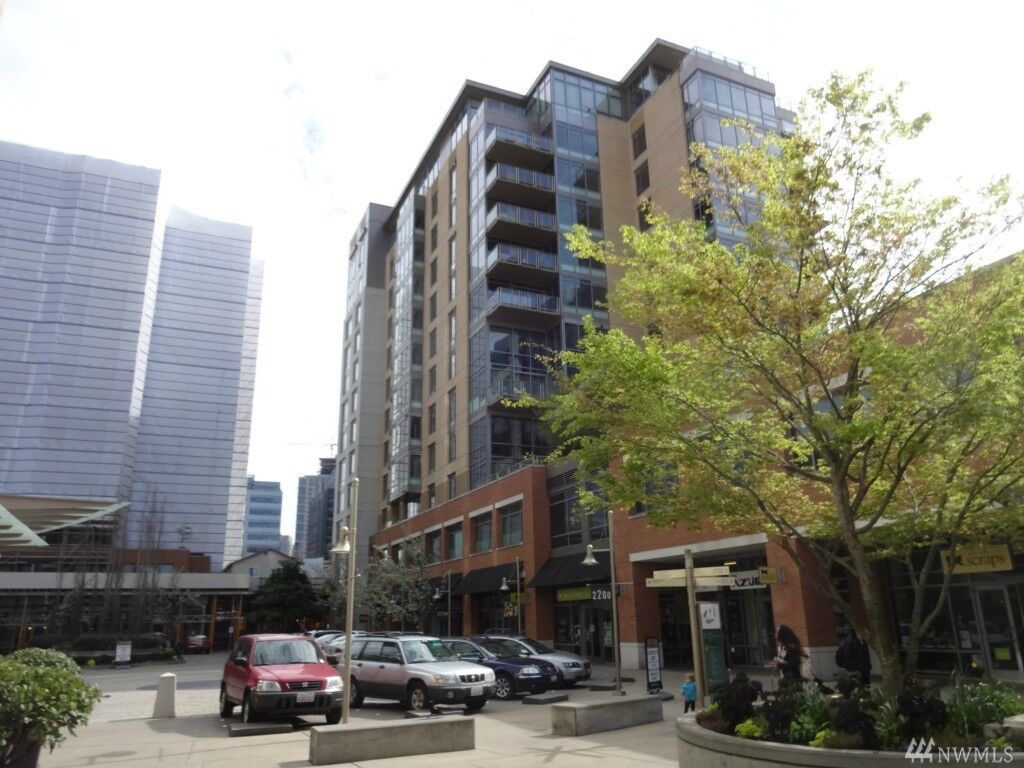 Property Photo:  900 Lenora St W802  WA 98121 