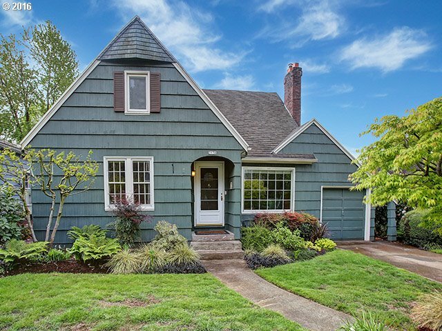 Property Photo: 3636 SE Bybee Blvd OR 97202