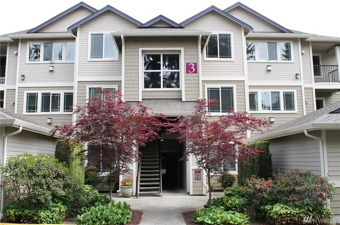Property Photo: 107 164th St SE 3-402 WA 98012