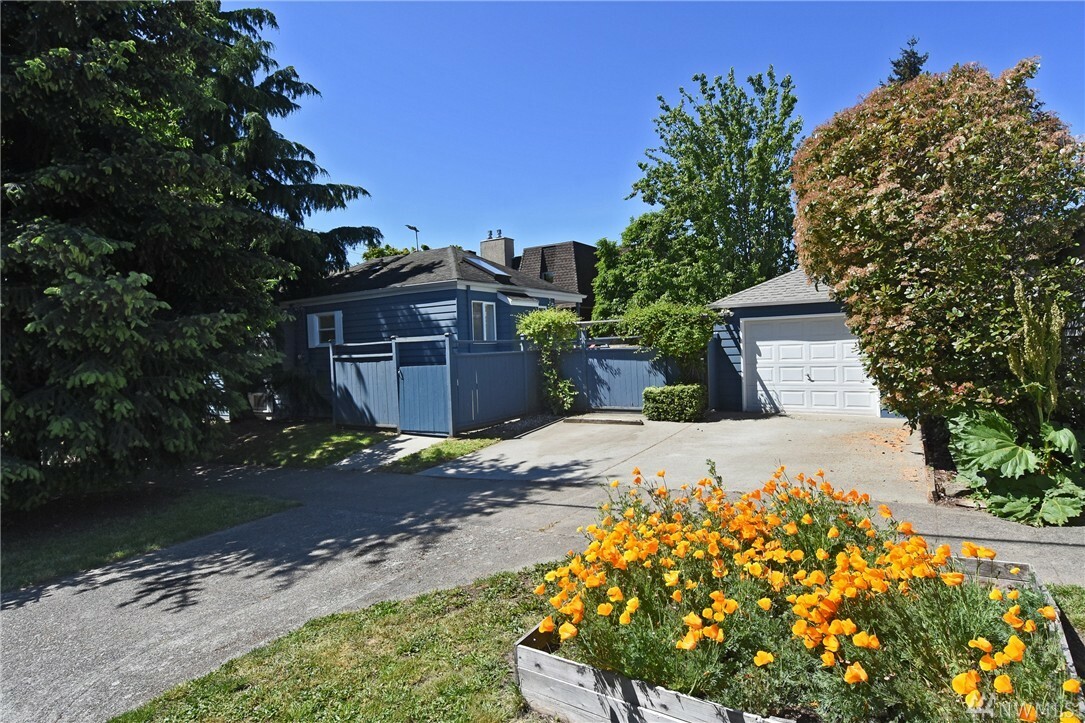 Property Photo: 900 NW 63rd St WA 98107