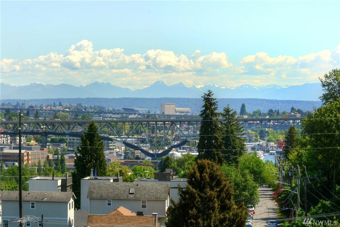Property Photo:  3011 Humes Place W  WA 98119 