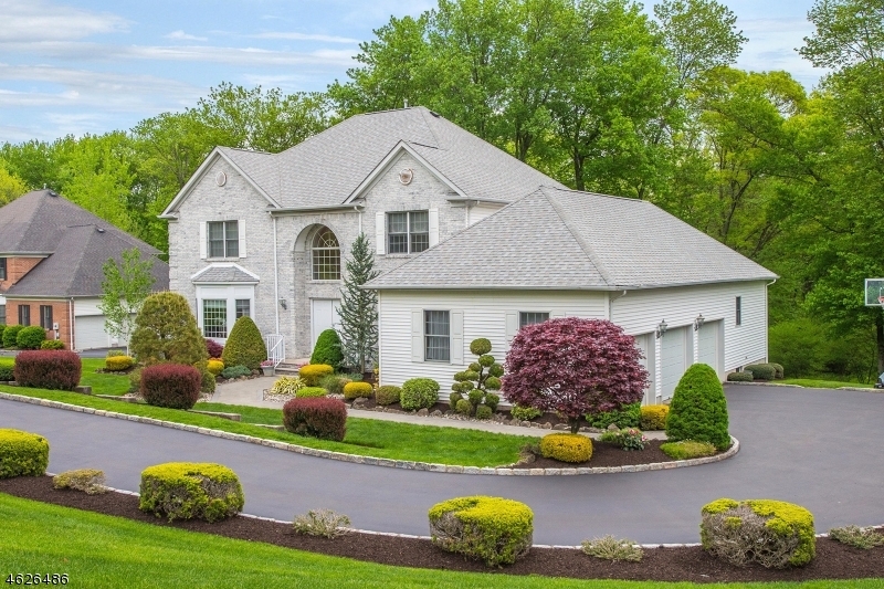 Property Photo: 27 Kanouse Ln NJ 07045