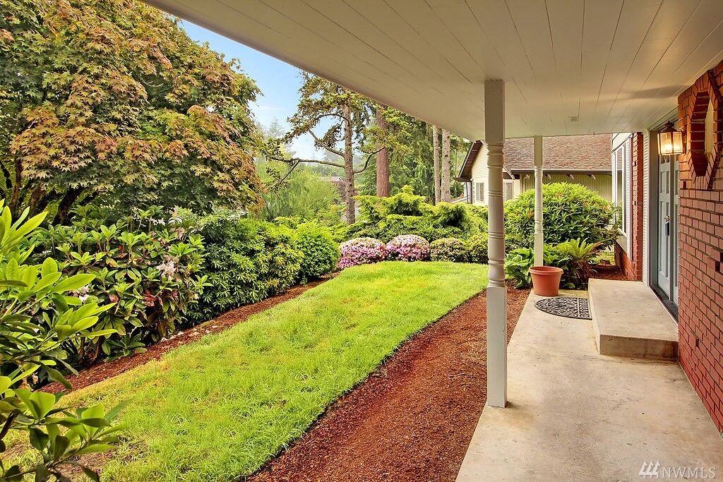 Property Photo:  14901 SE 47th Place  WA 98006 