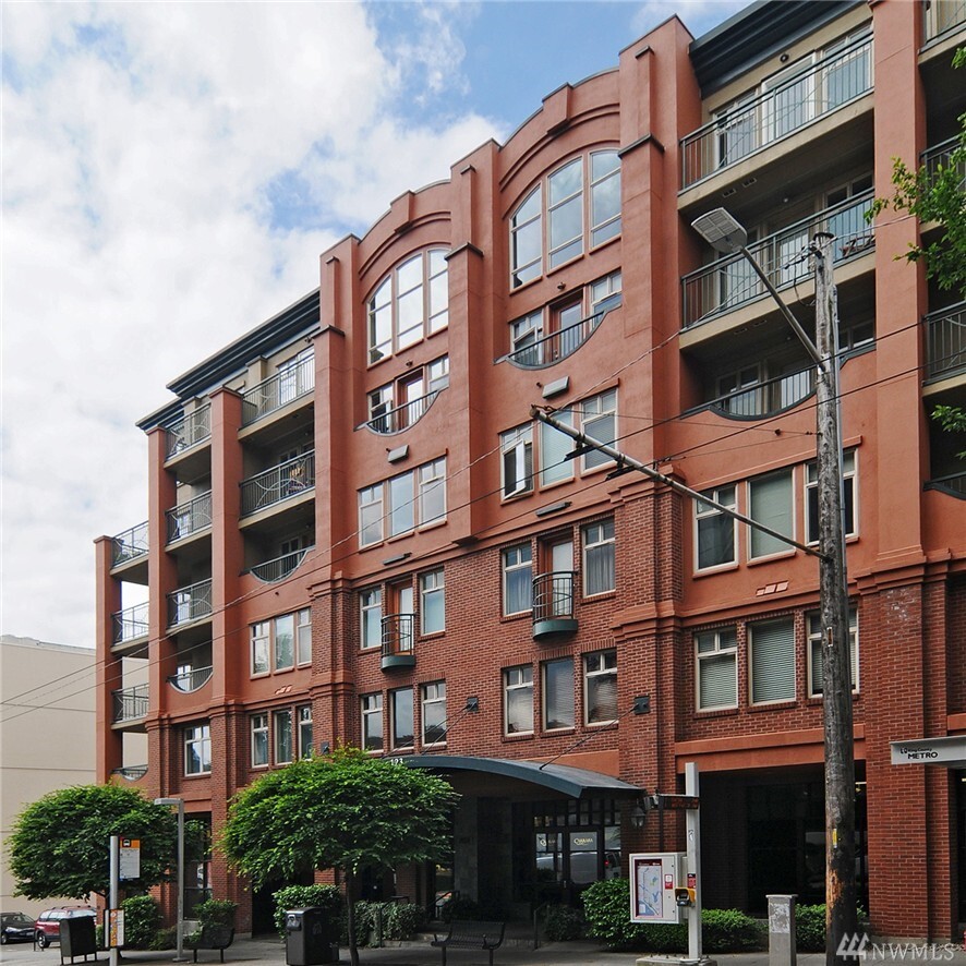 Property Photo: 123 Queen Anne Ave N 405 WA 98109
