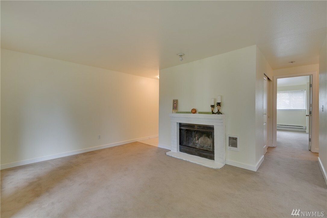 Property Photo:  14106 NE 181st Place F101  WA 98072 