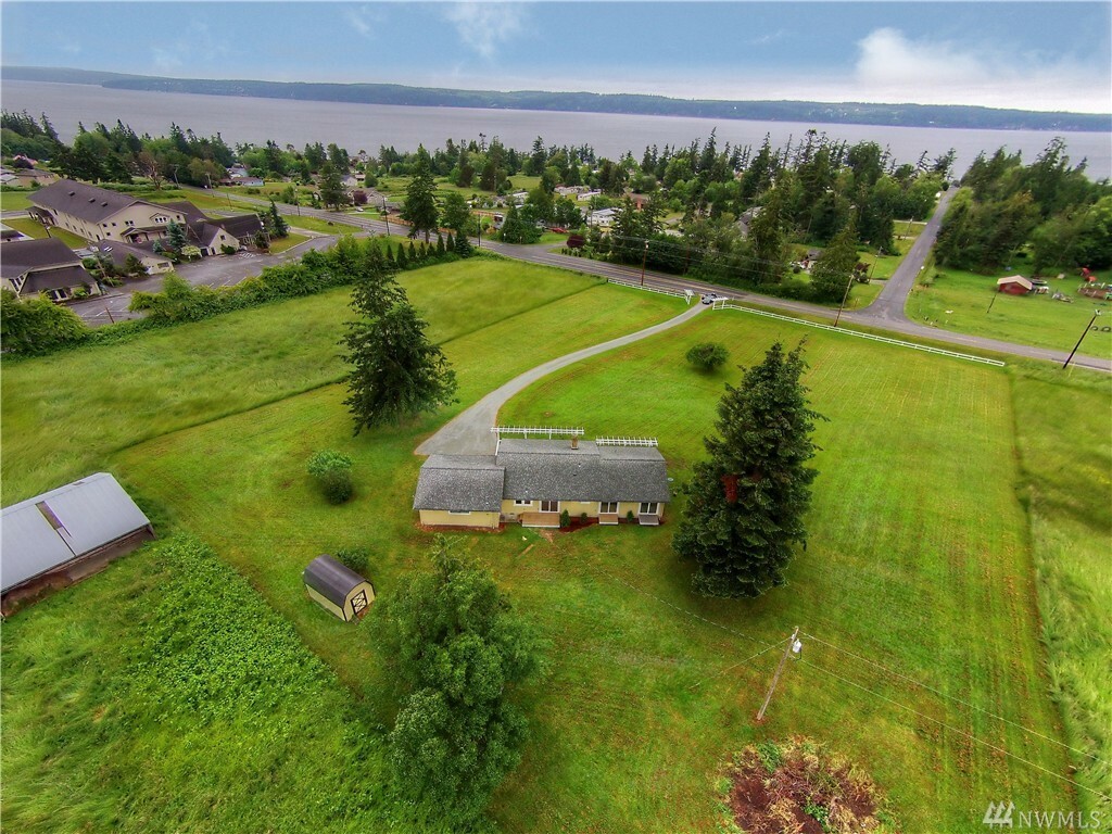Property Photo: 827 S West Camano Dr WA 98282
