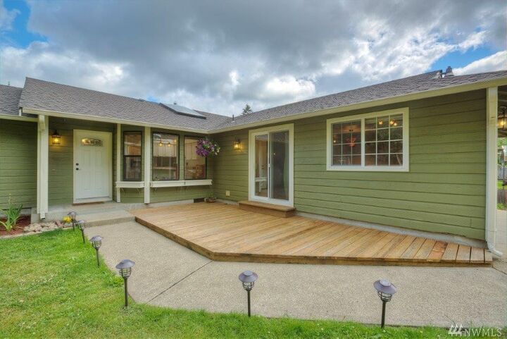 807 149th St Ct E  Tacoma WA 98445 photo