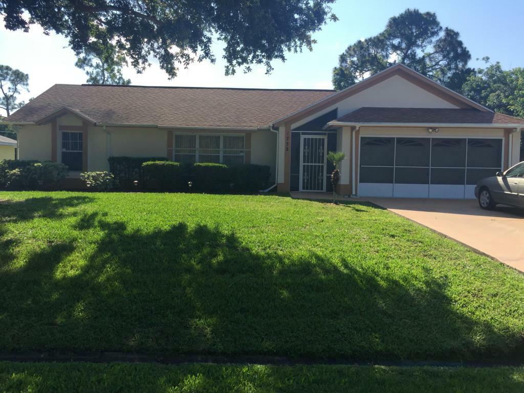 Property Photo:  1732 SE Floresta Drive  FL 34983 