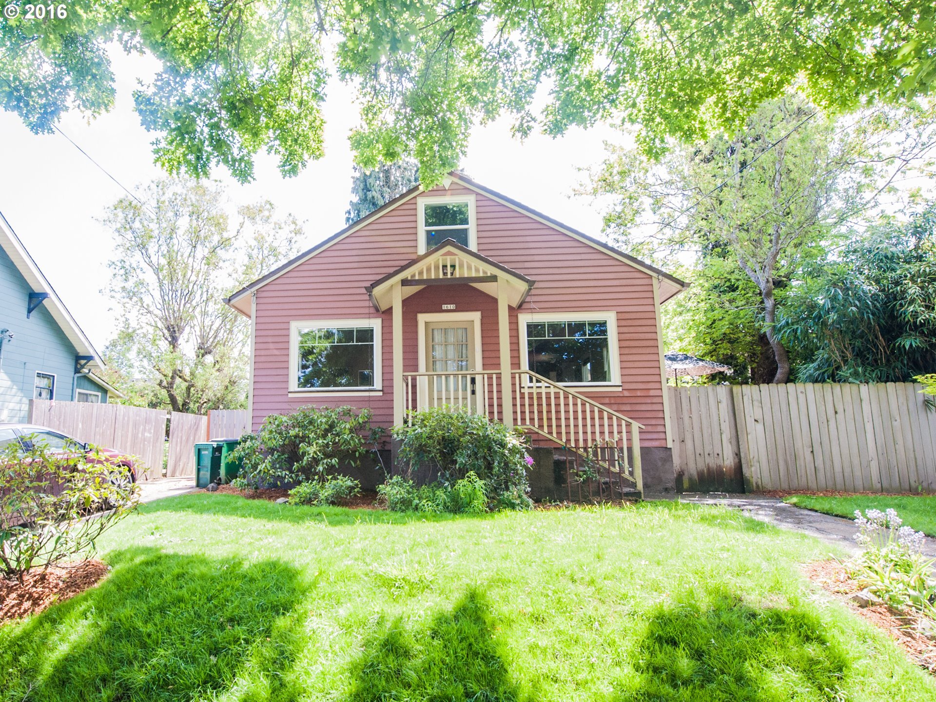 Property Photo: 1610 NE Dekum St OR 97211