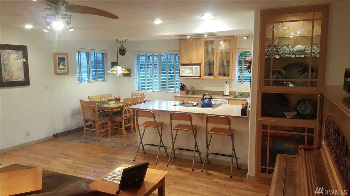 Property Photo: 14204 SE 202nd St WA 98042