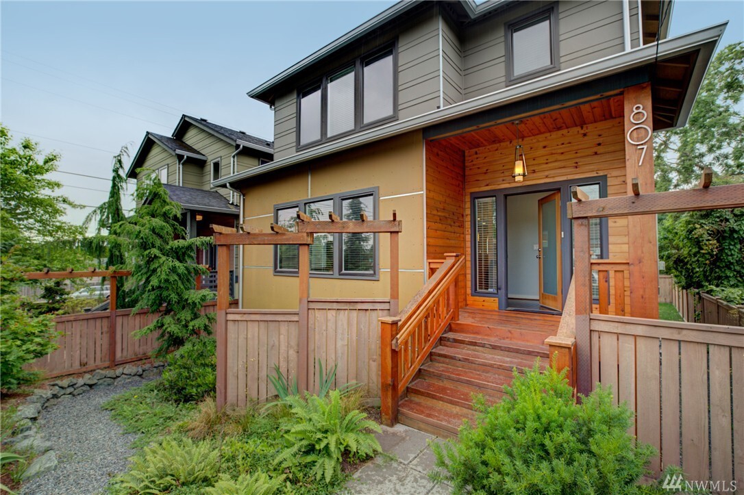 Property Photo: 807 NW 88th St WA 98117