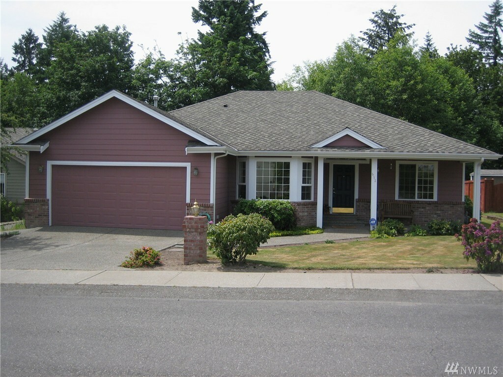 Property Photo:  612 Tufts Ave E  WA 98366 