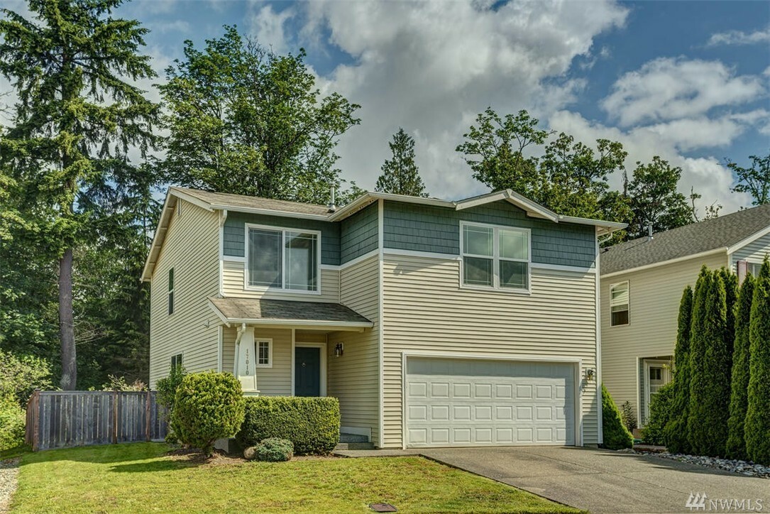 Property Photo:  17010 SE 180th Place  WA 98058 